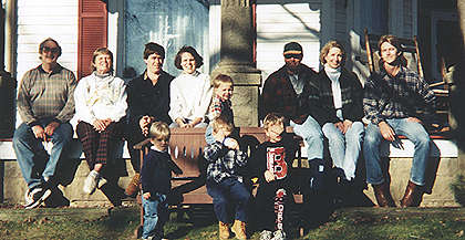 xmas_fam1998.jpg (192500 bytes)